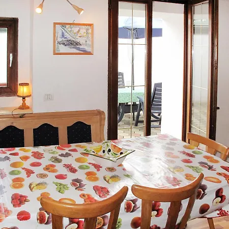 Holiday home Haus Fohrenheim 200w
